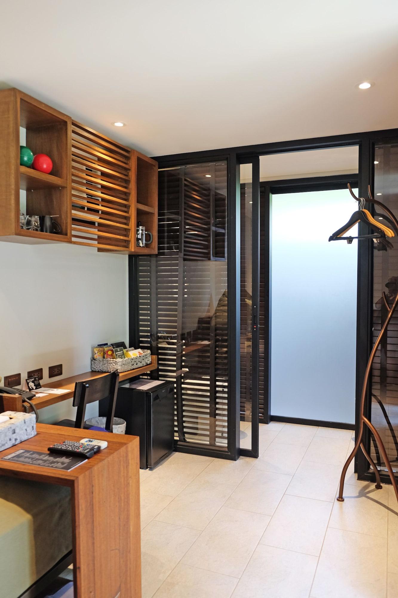 The Henry Manila 4* Pasay