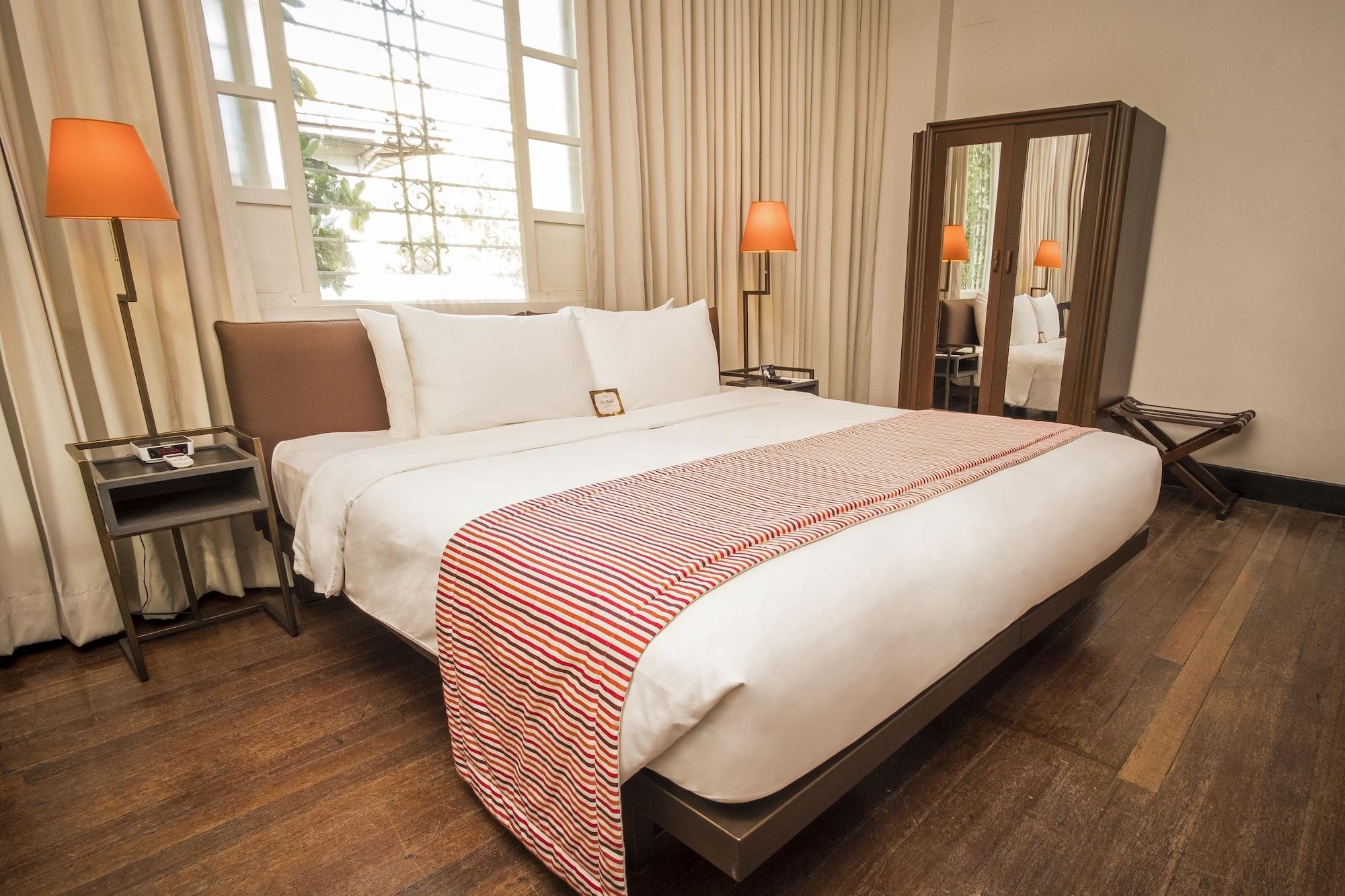 The Henry Manila Pasay