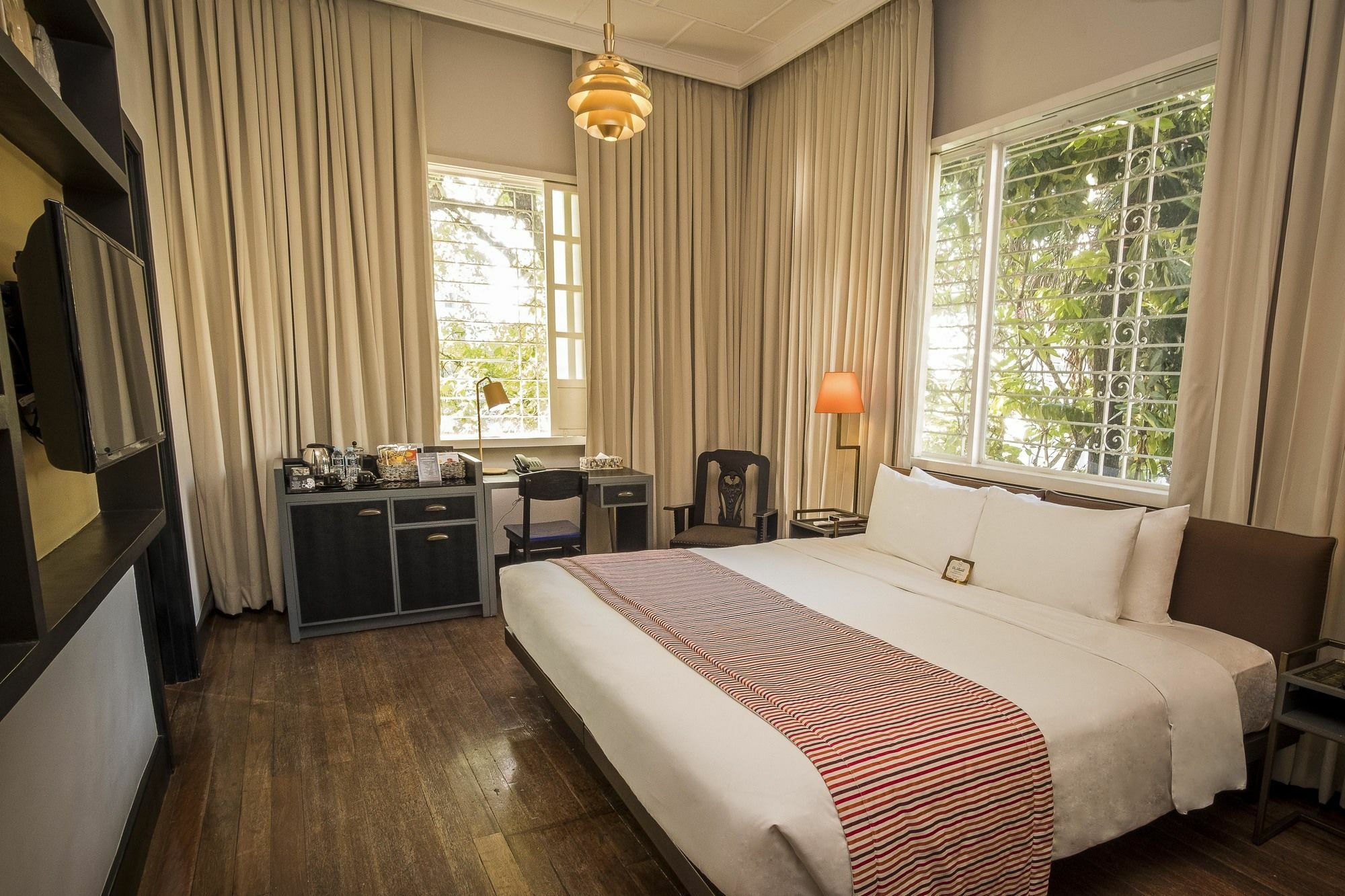 Hotel The Henry Manila Pasay