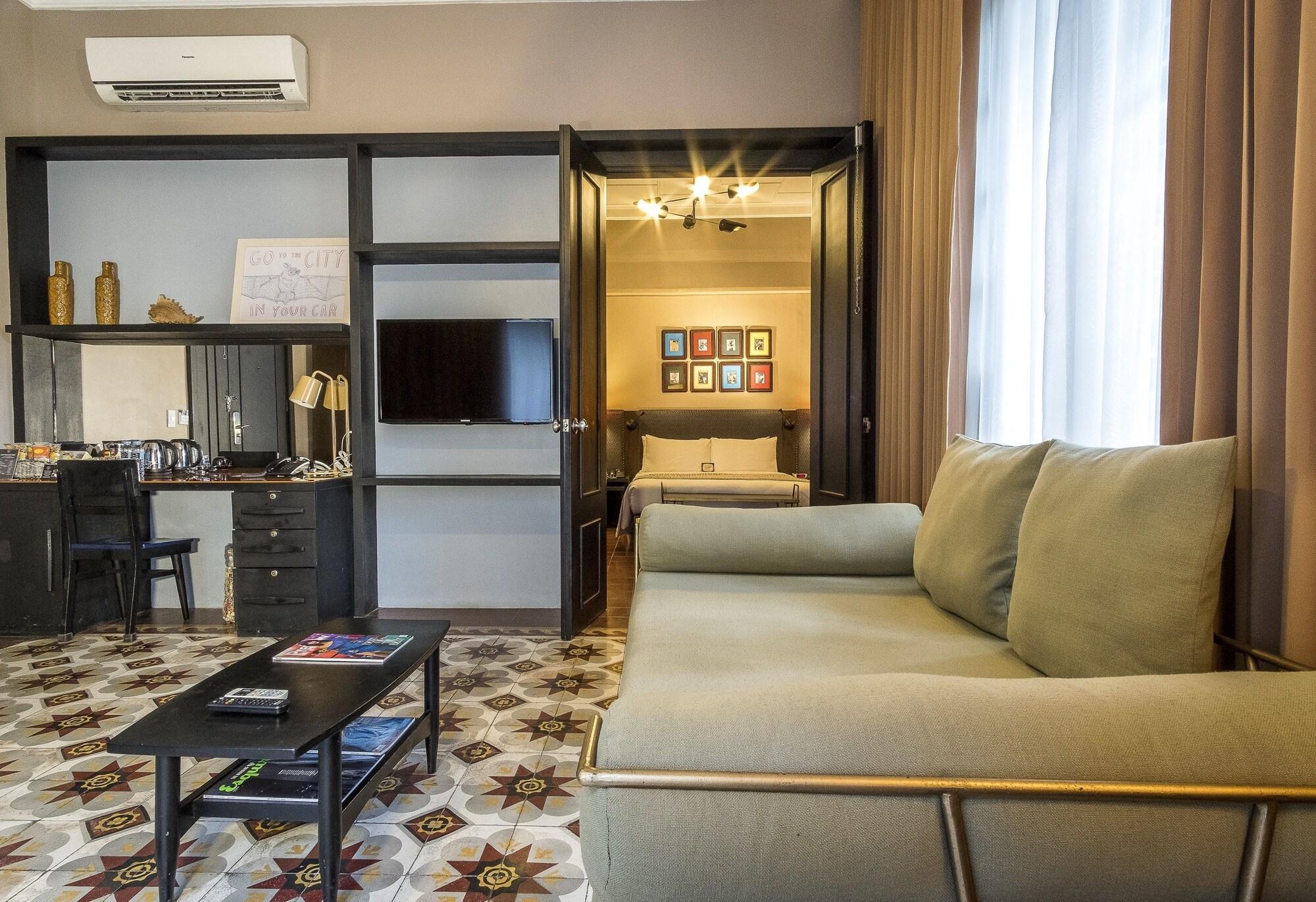 The Henry Manila
