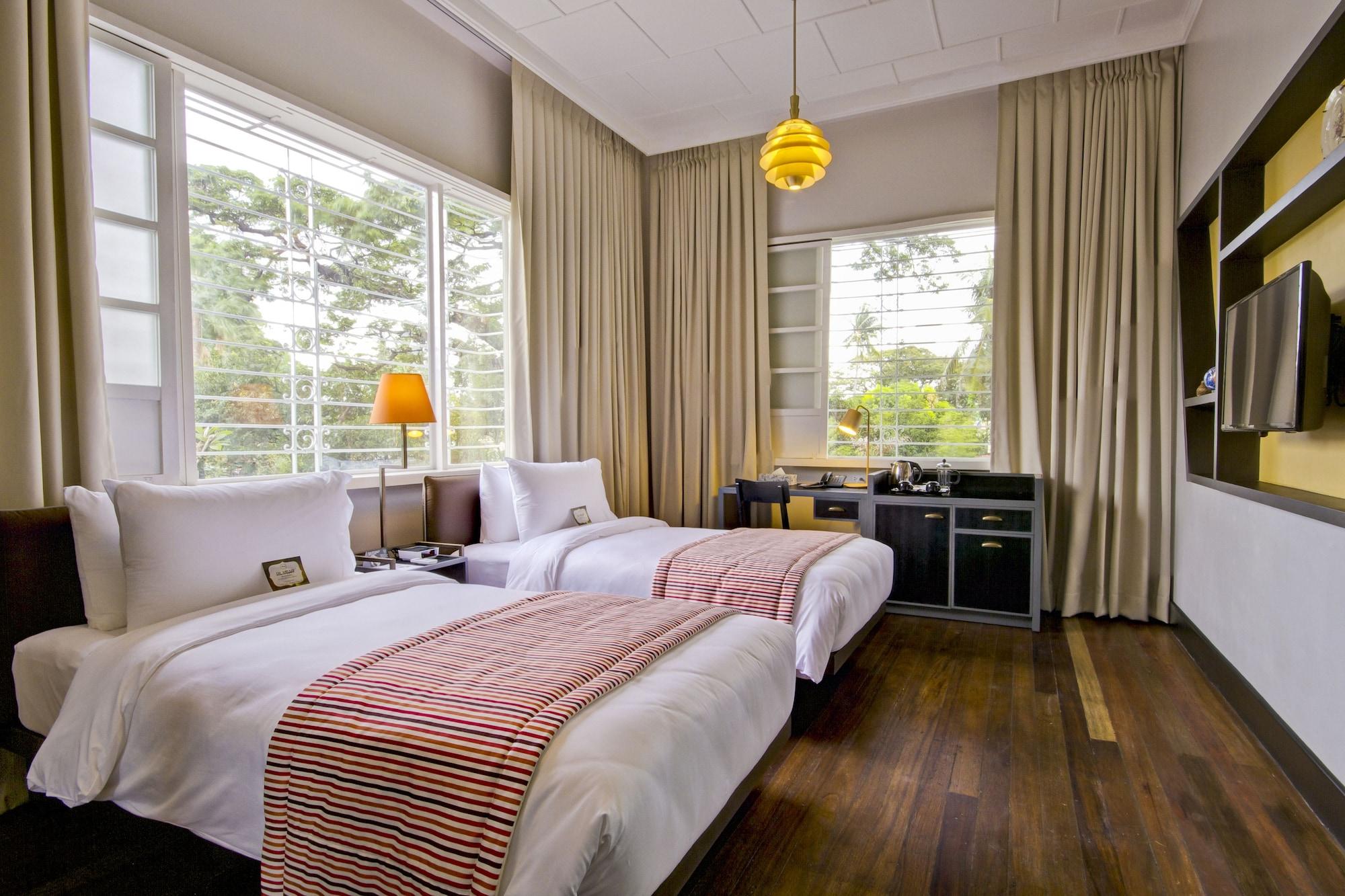 Hotel The Henry Manila Pasay