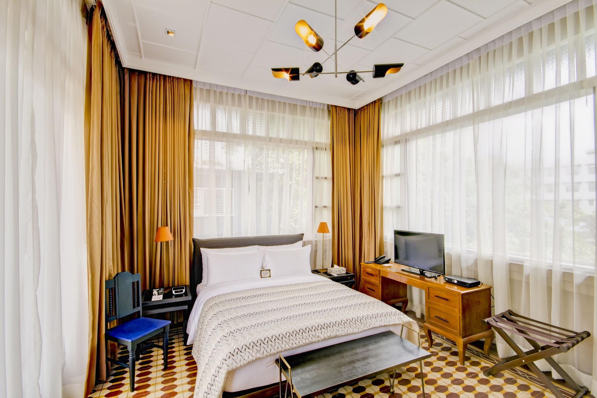 The Henry Manila Pasay