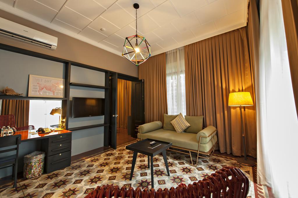 Hotel The Henry Manila