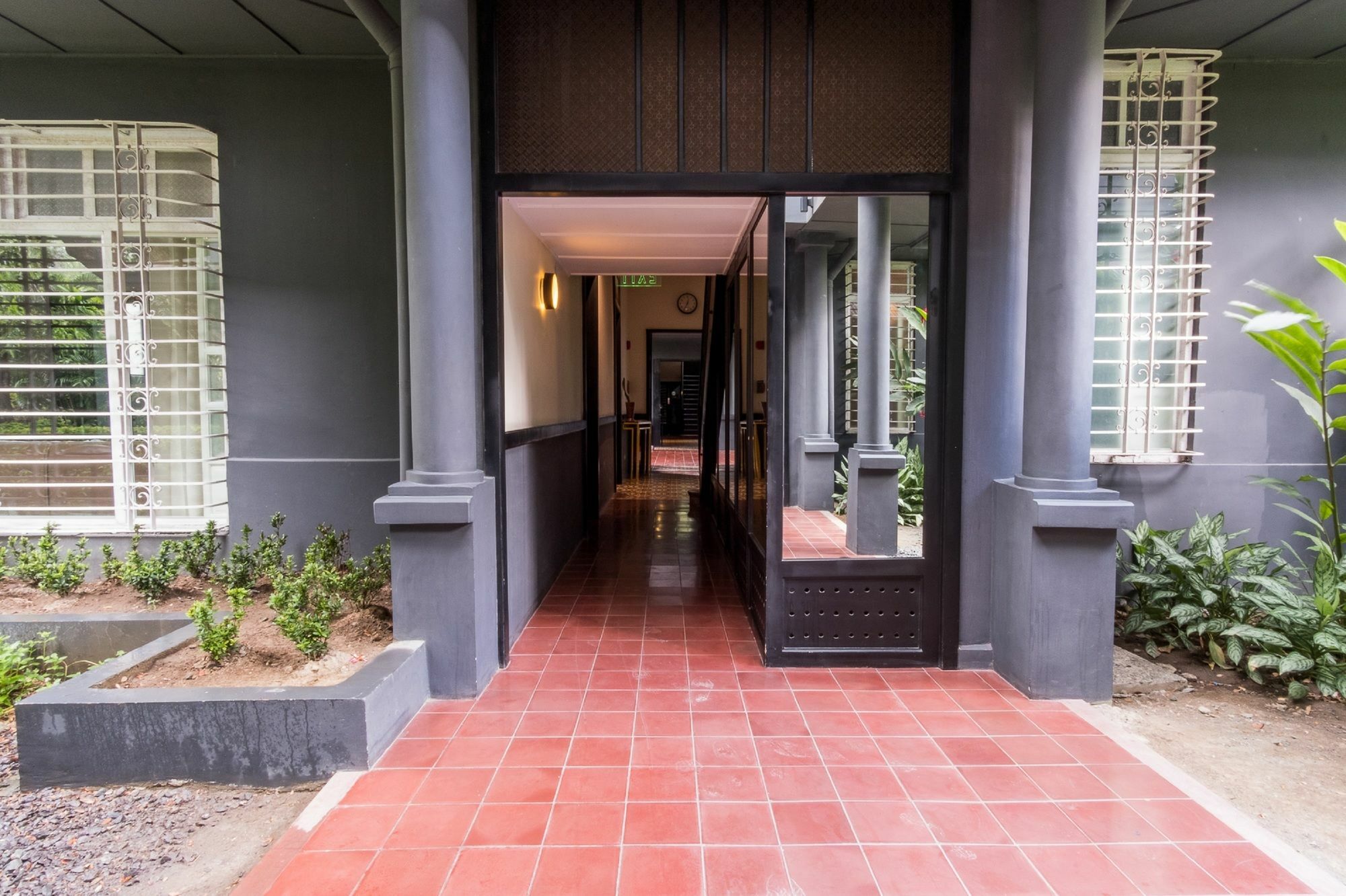 The Henry Manila 4*