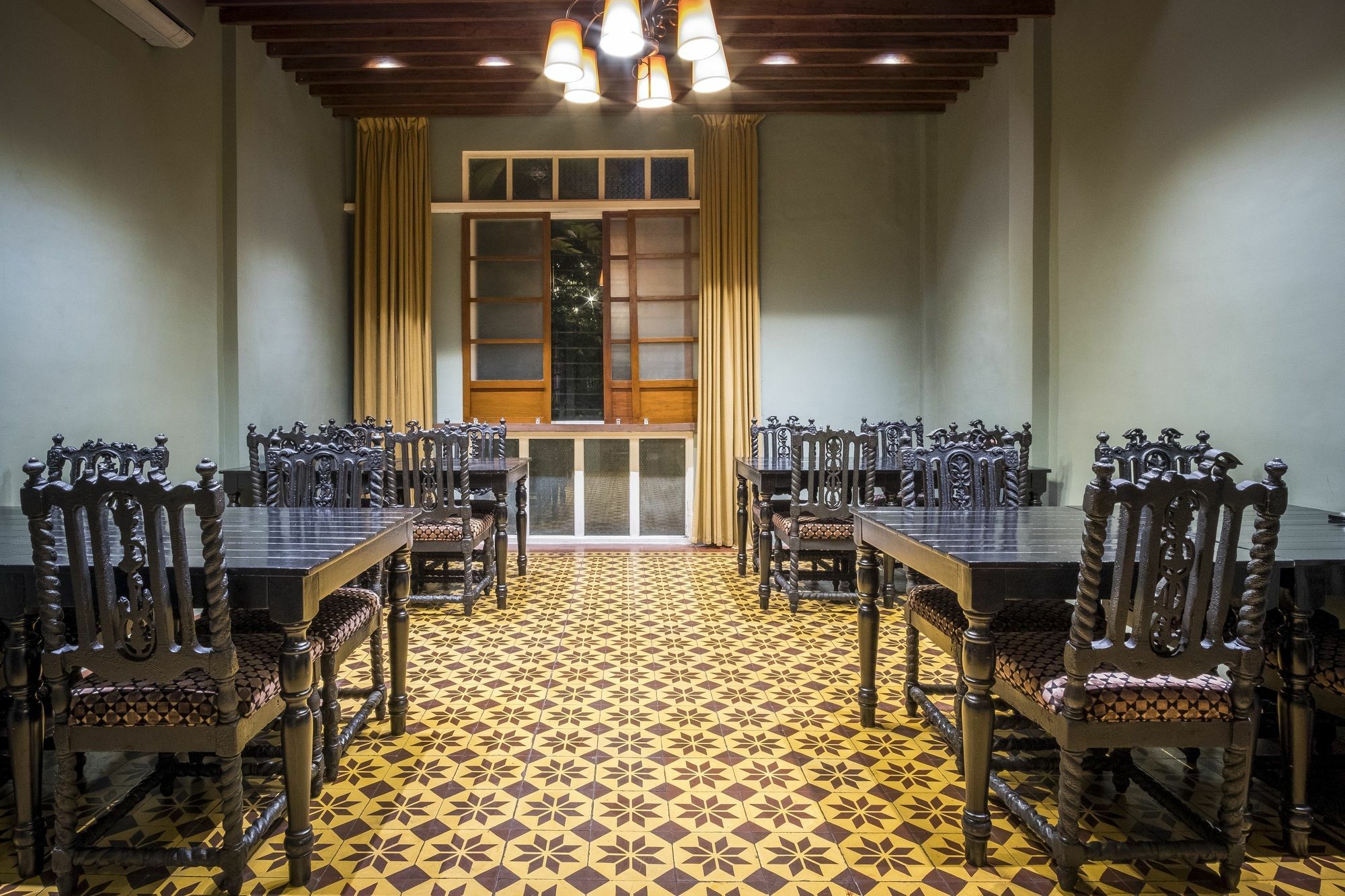 The Henry Manila Pasay
