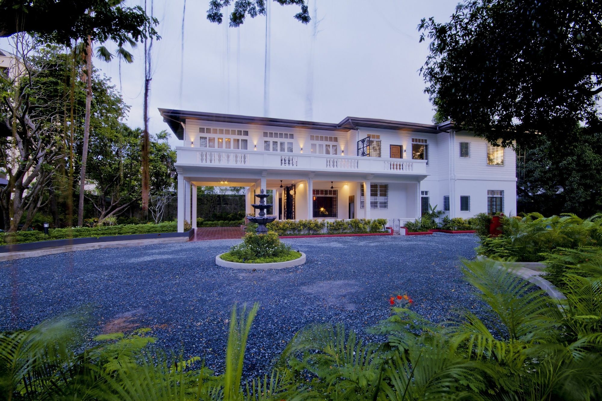 The Henry Manila Hotel 4*