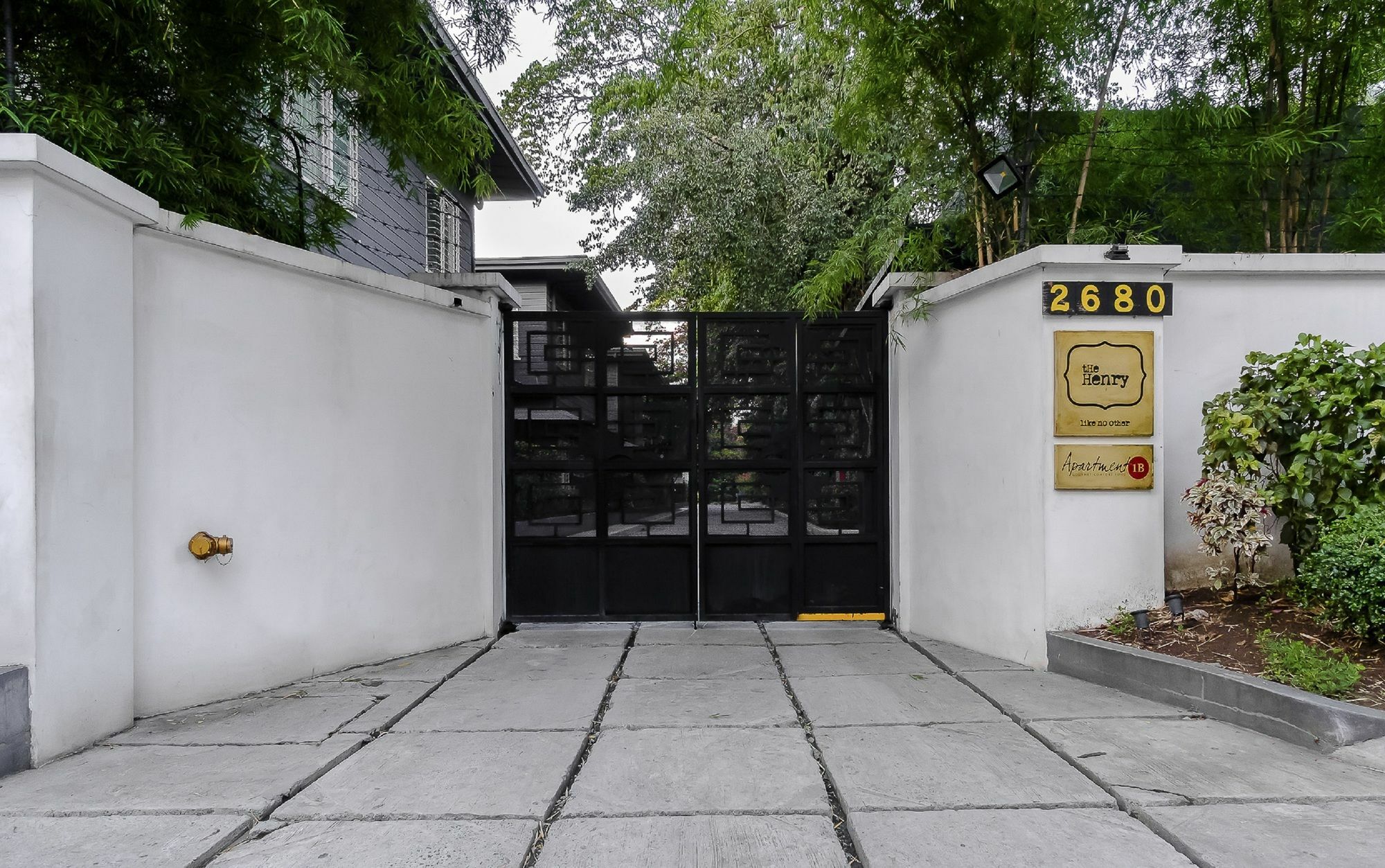 Hotel The Henry Manila